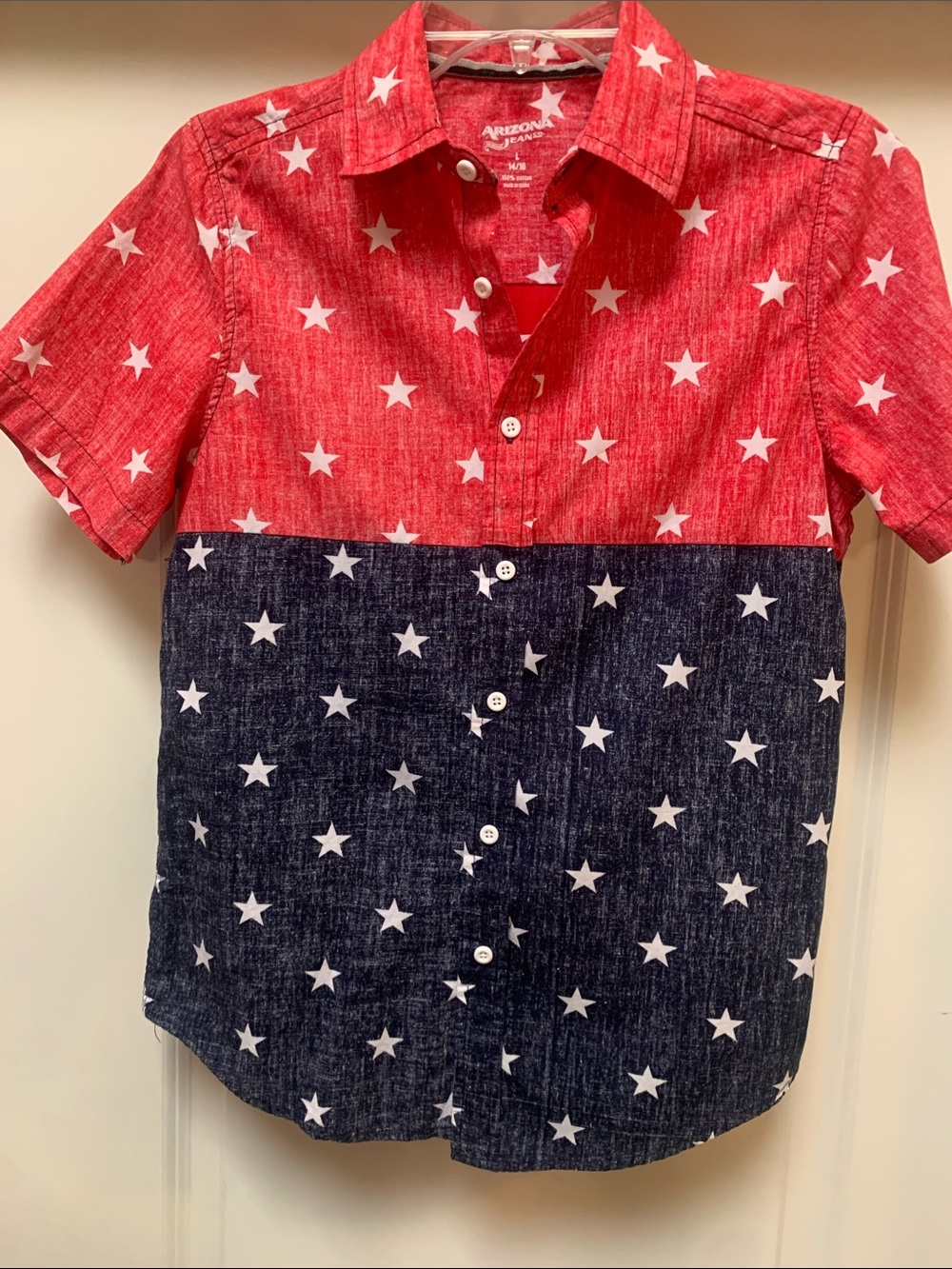 Arizona Jean Company Red and Navy Short-Sleeve Star Print Button-Down